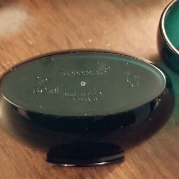 Tupperware Open House Collection Little Dipper Bowl Emerald Green 4795 Hangs on - Picture 2 of 5